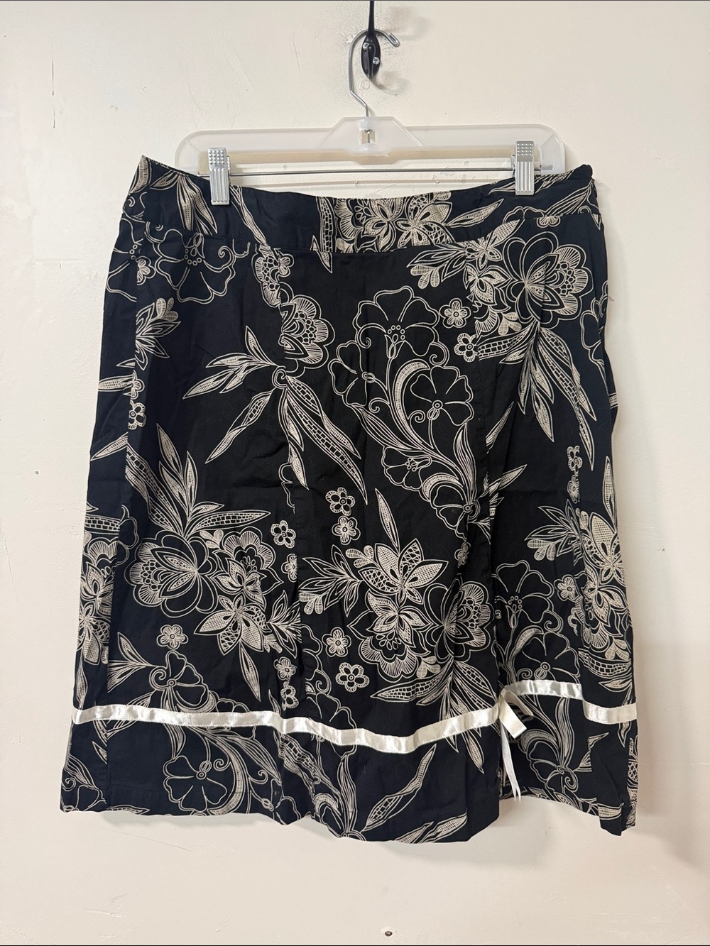 Claudia Richard Black and Cream Floral A-Line Skirt